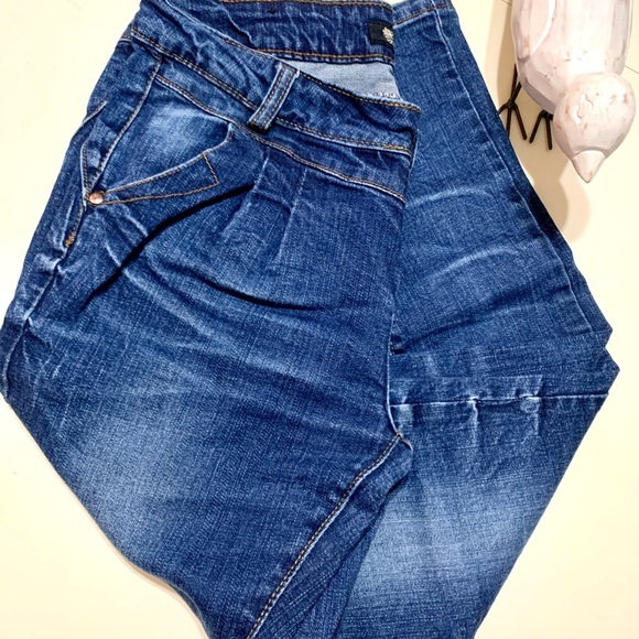 🕶 International Jeans 🕶 - Picture 6 of 6